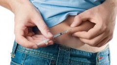 הזרקת אינסולין לטיפול בסוכרת (אילוסטרציה)