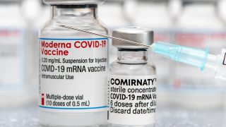 NEJM: Modern's vaccine is more effective than Pfizer's thumbnail